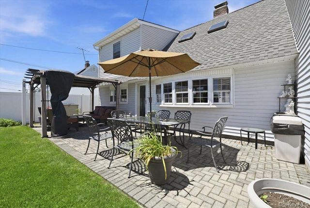 30 Universe Drive, Levittown, NY 11756