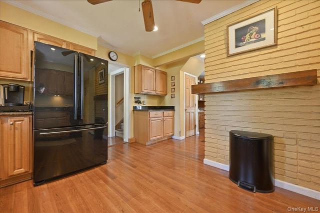 30 Universe Drive, Levittown, NY 11756