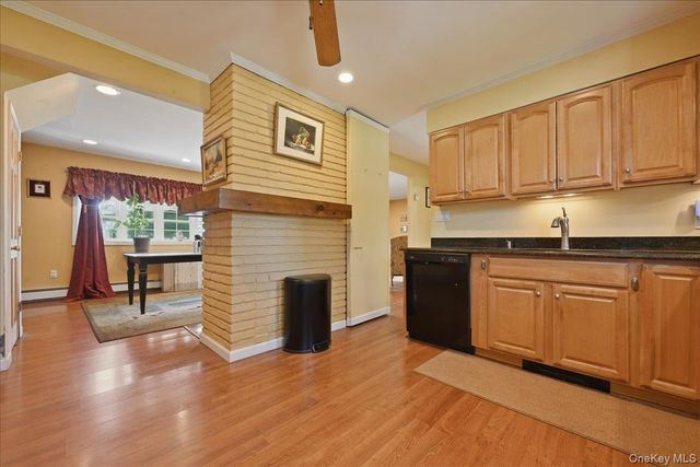 30 Universe Drive, Levittown, NY 11756