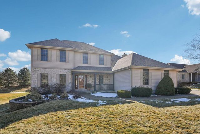 6435 W River Pointe DRIVE, Franklin, WI 53132