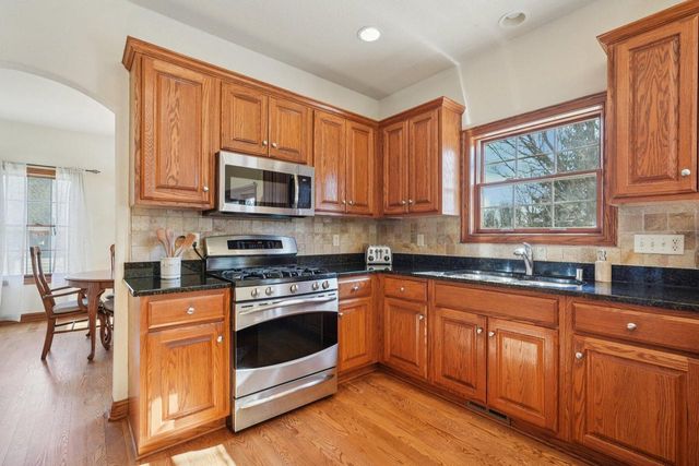 6435 W River Pointe DRIVE, Franklin, WI 53132