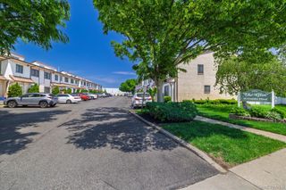 15 Franklin Place 16, Oceanside, NY 11572