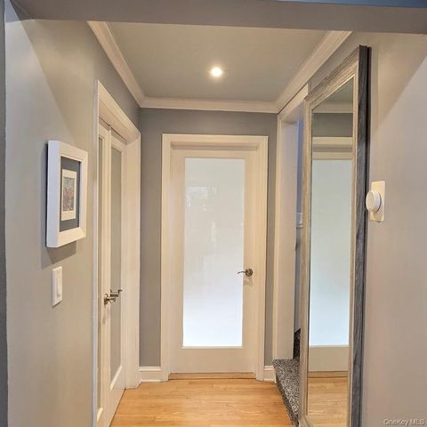 2 Windsor Place, Lynbrook, NY 11563