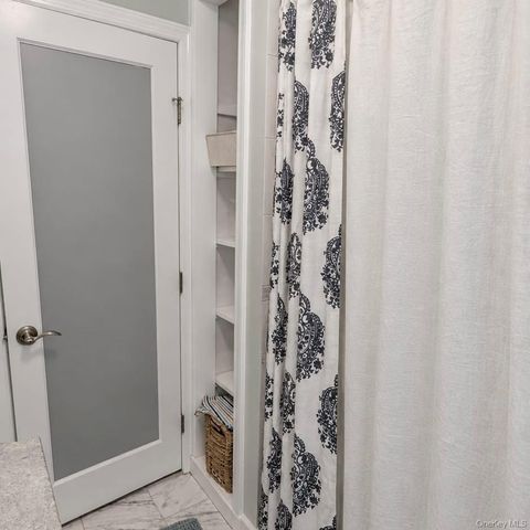 2 Windsor Place, Lynbrook, NY 11563