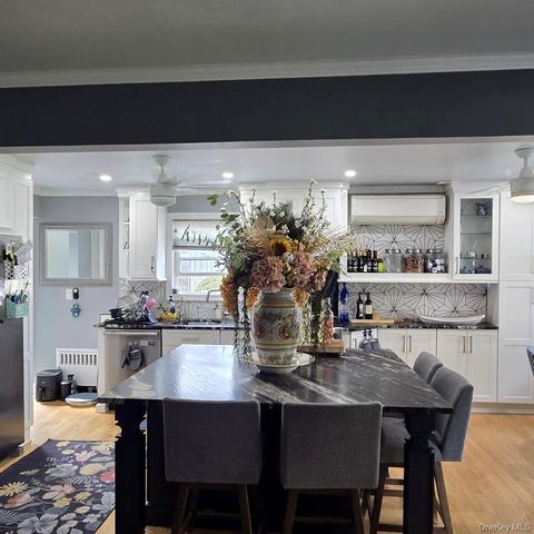 2 Windsor Place, Lynbrook, NY 11563
