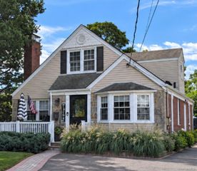 2 Windsor Place, Lynbrook, NY 11563