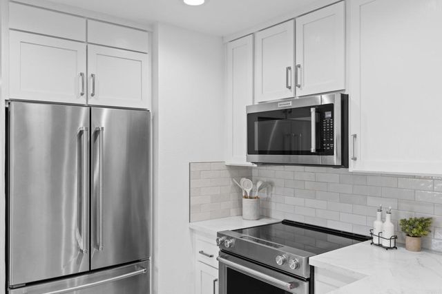 3851 Camino Lindo, University City, CA 92122