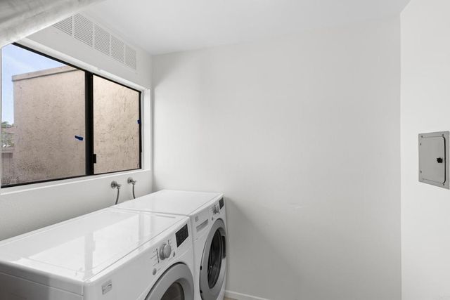 3851 Camino Lindo, University City, CA 92122