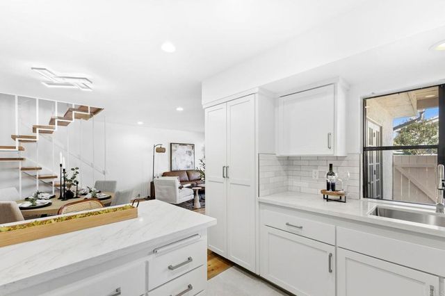 3851 Camino Lindo, University City, CA 92122