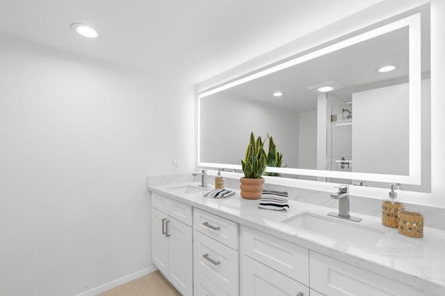 3851 Camino Lindo, University City, CA 92122