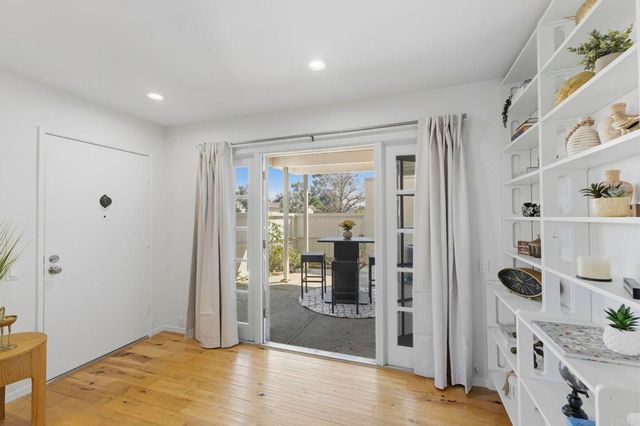 3851 Camino Lindo, University City, CA 92122