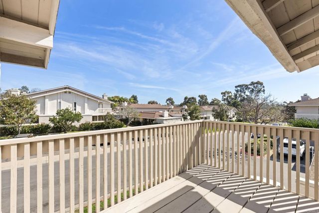 3851 Camino Lindo, University City, CA 92122