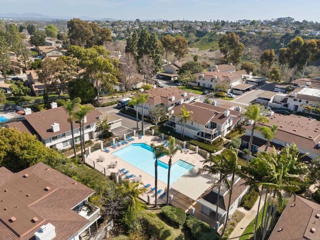 3851 Camino Lindo, University City, CA 92122