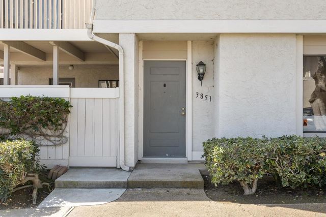 3851 Camino Lindo, University City, CA 92122