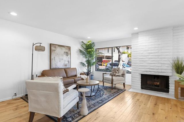 3851 Camino Lindo, University City, CA 92122