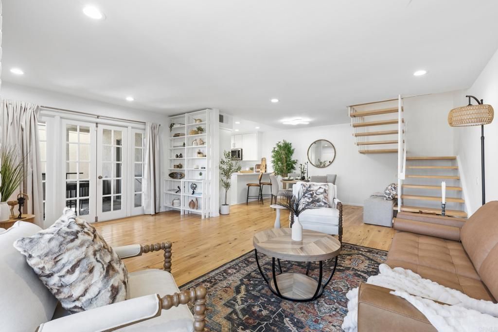 3851 Camino Lindo, University City, CA 92122