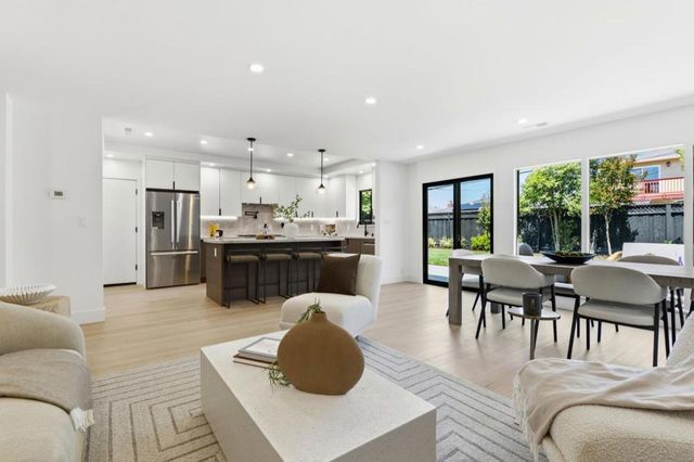2464 Carolina Avenue, Redwood City, CA 94061