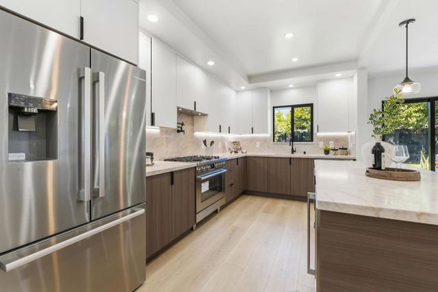 2464 Carolina Avenue, Redwood City, CA 94061