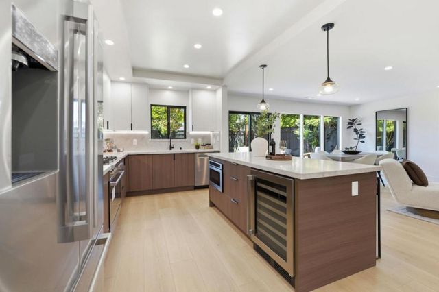 2464 Carolina Avenue, Redwood City, CA 94061