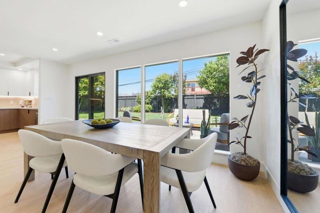 2464 Carolina Avenue, Redwood City, CA 94061