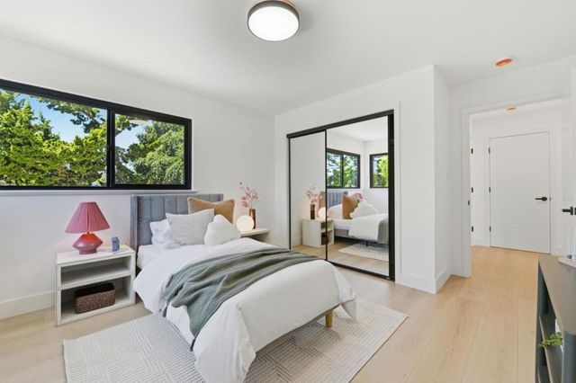 2464 Carolina Avenue, Redwood City, CA 94061