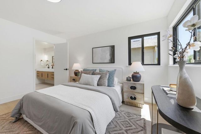 2464 Carolina Avenue, Redwood City, CA 94061