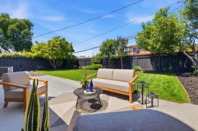2464 Carolina Avenue, Redwood City, CA 94061