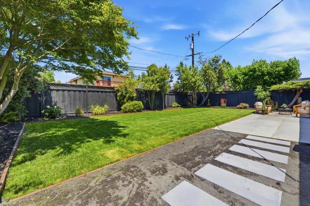 2464 Carolina Avenue, Redwood City, CA 94061