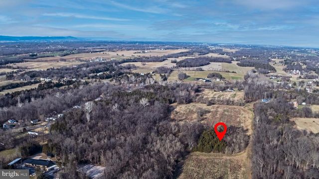 8045 AVIS MILL RD, Williamsport, MD 21795