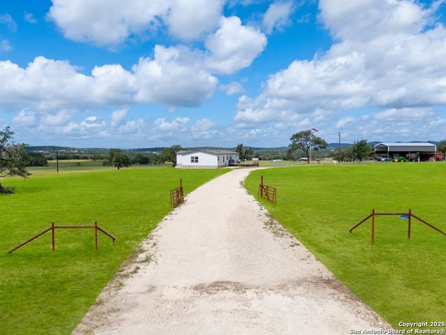 6837 state highway 173, Bandera, TX 78003