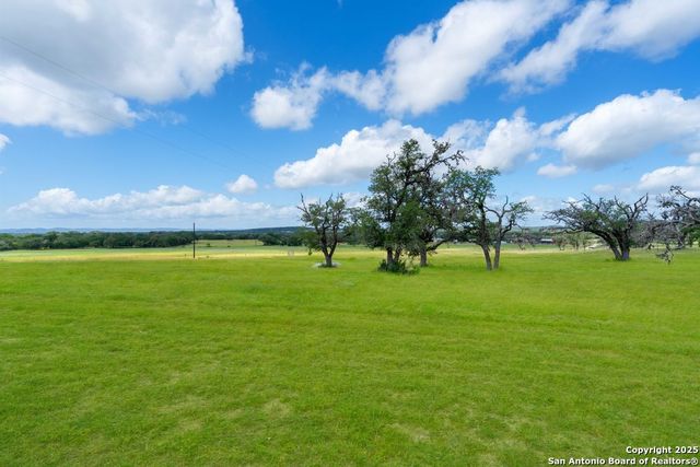 6837 state highway 173, Bandera, TX 78003