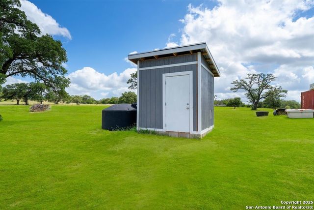 6837 state highway 173, Bandera, TX 78003