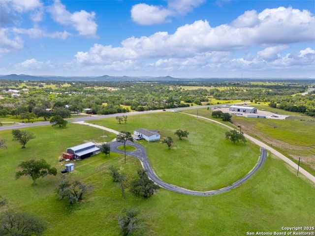 6837 state highway 173, Bandera, TX 78003