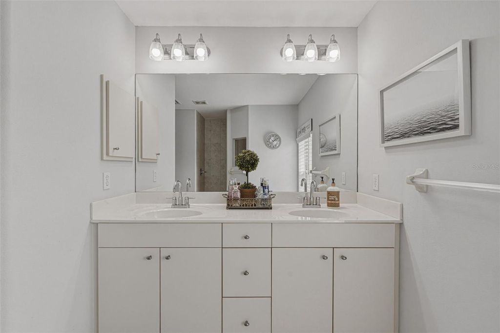 Image 18 of property listing at 3131 HERCULES ROAD, Venice, FL 34293