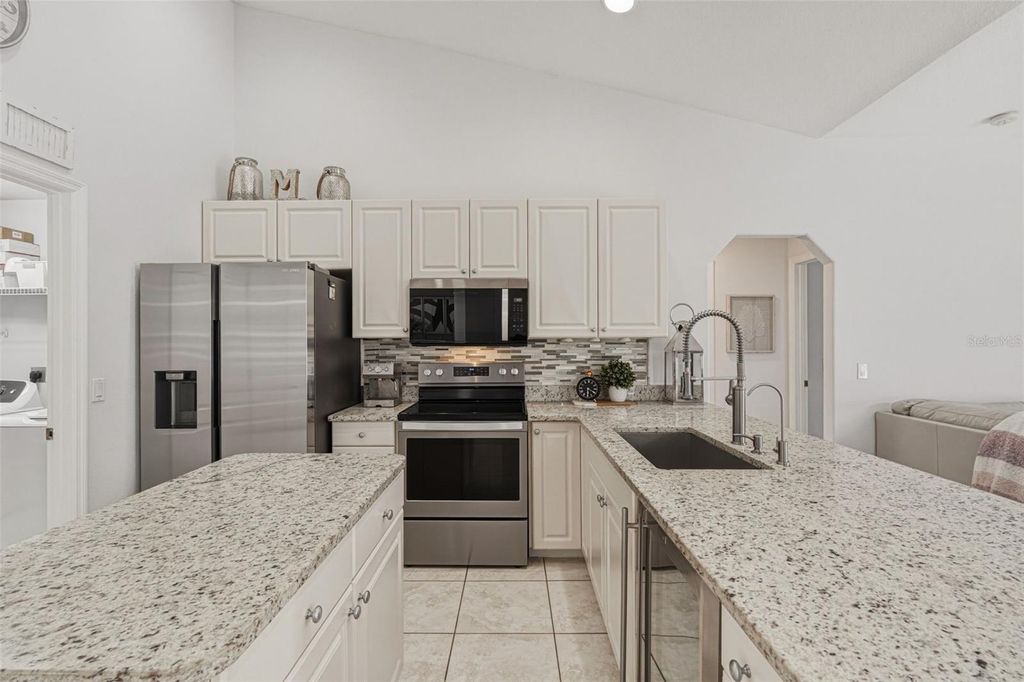 Image 27 of property listing at 3131 HERCULES ROAD, Venice, FL 34293