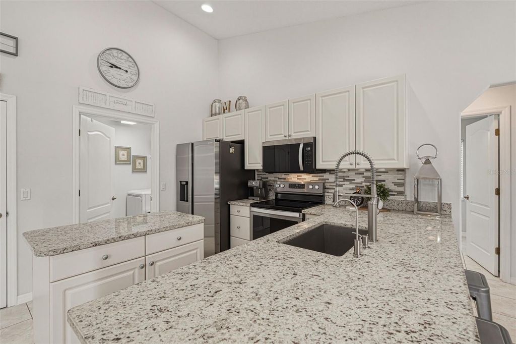 Image 28 of property listing at 3131 HERCULES ROAD, Venice, FL 34293