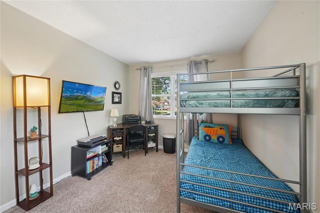 8869 Flamingo Court, St Louis, MO 63144