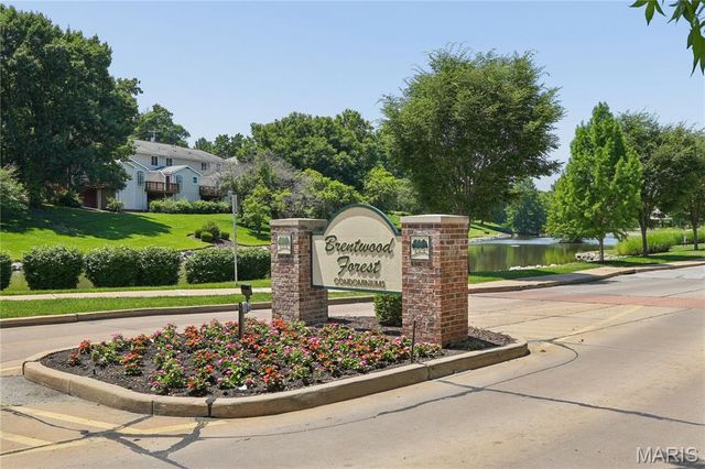8869 Flamingo Court, St Louis, MO 63144