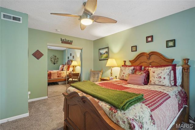 8869 Flamingo Court, St Louis, MO 63144