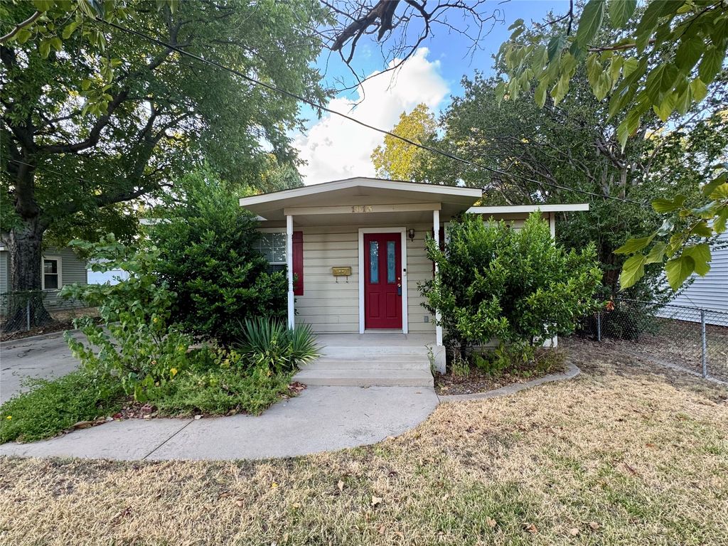 1013 Wilshire Boulevard, Arlington, TX 76012 — exterior