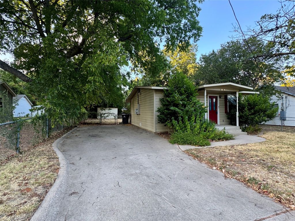 1013 Wilshire Boulevard, Arlington, TX 76012 — photo 2