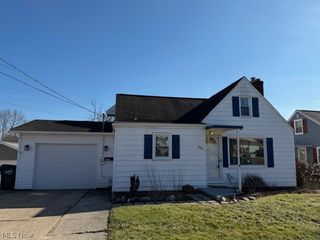 2003 Main Avenue W, Massillon, OH 44647