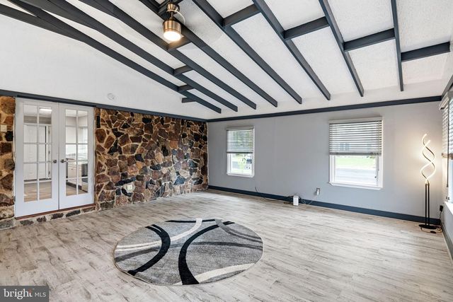 191 CRABTREE DR, Levittown, PA 19055