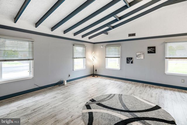 191 CRABTREE DR, Levittown, PA 19055