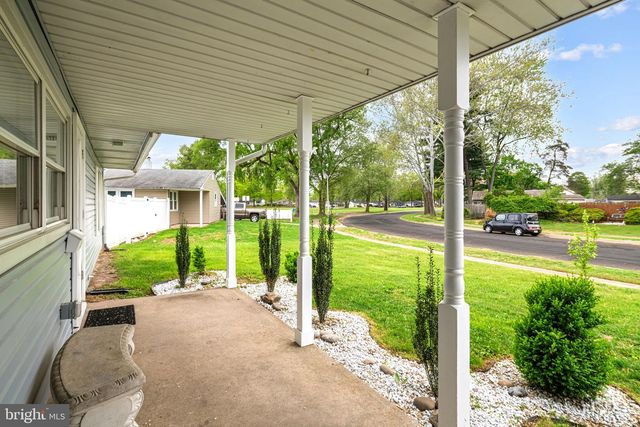 191 CRABTREE DR, Levittown, PA 19055