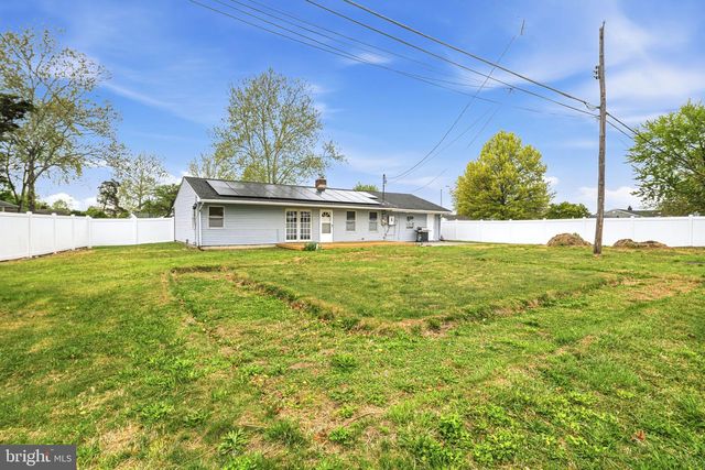 191 CRABTREE DR, Levittown, PA 19055