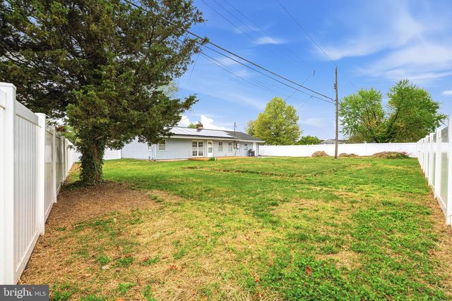 191 CRABTREE DR, Levittown, PA 19055