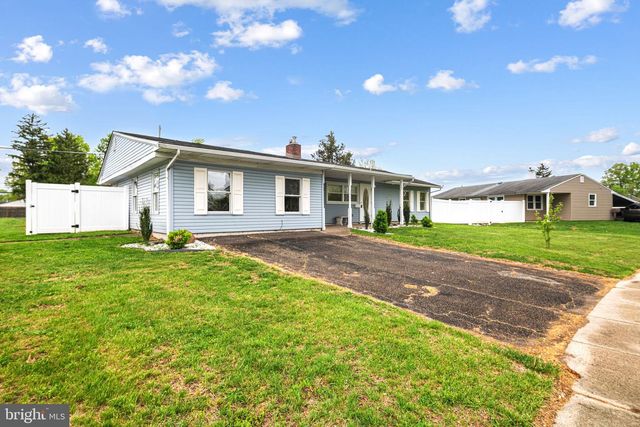 191 CRABTREE DR, Levittown, PA 19055