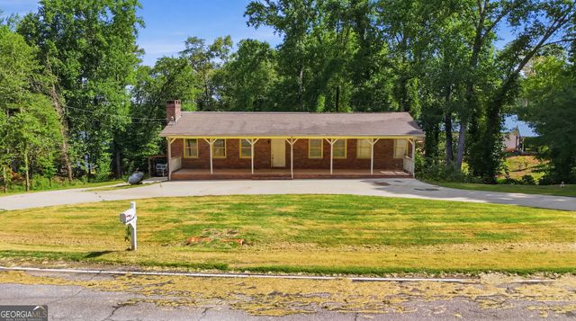 1042 Lakeland Drive, Toccoa, GA 30577