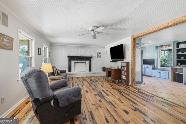 1042 Lakeland Drive, Toccoa, GA 30577